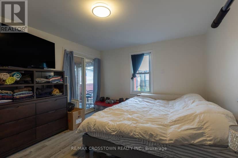 86 Victoria Street — photo 10 of 31