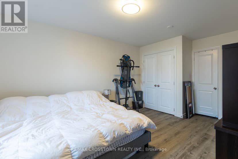 86 Victoria Street — photo 11 of 31