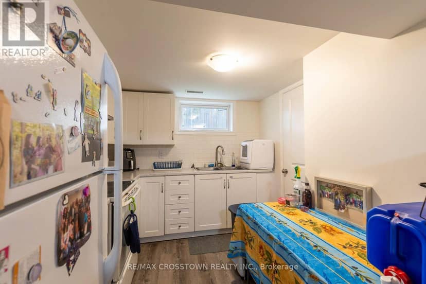 86 Victoria Street — photo 18 of 31