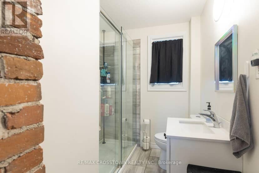 86 Victoria Street, Barrie, photo 8