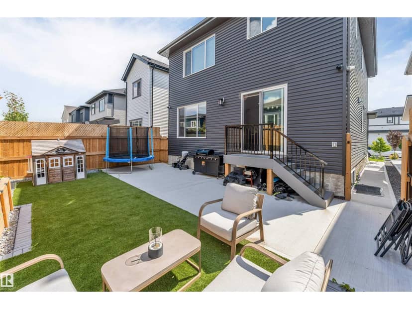 1824 18 AV NW — photo 10 of 40