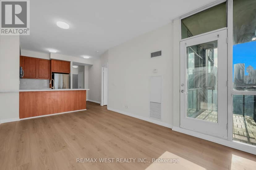 1710 - 220 Burnhamthorpe Road W — photo 16 of 39