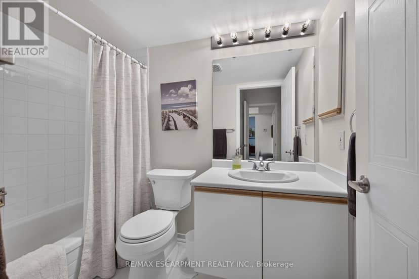 376 Silverbirch Boulevard — photo 23 of 40