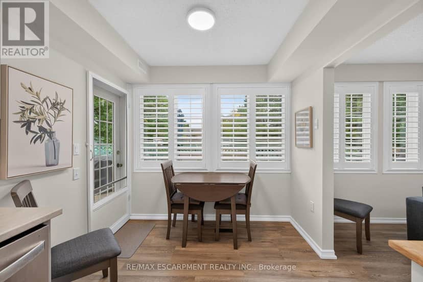 376 Silverbirch Boulevard — photo 19 of 40