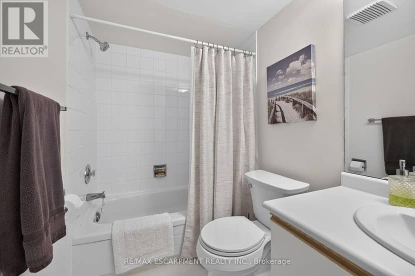 376 Silverbirch Boulevard — photo 24 of 40