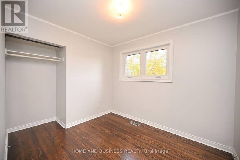 3668 The Credit Woodlands Road — photo 32 of 40