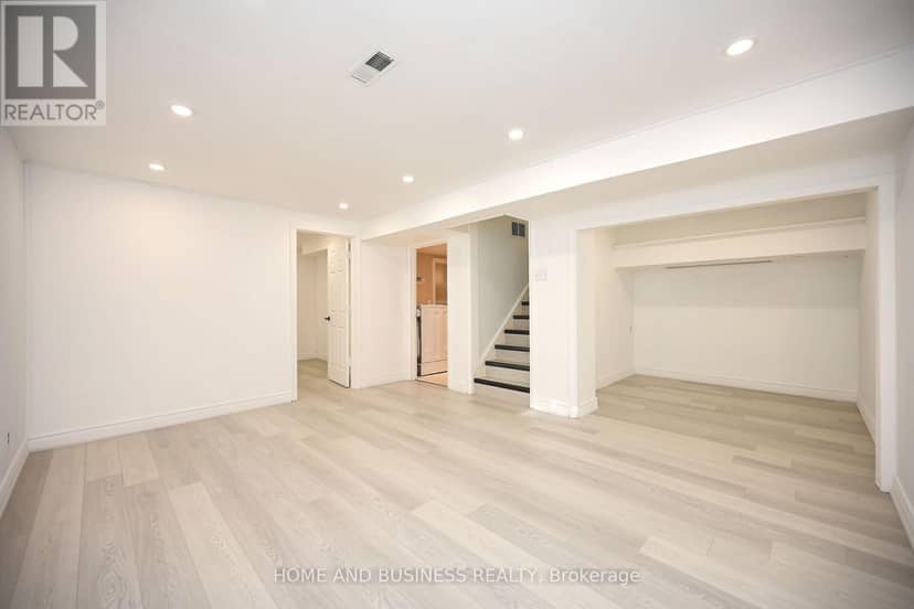 3668 The Credit Woodlands Road — photo 34 of 40