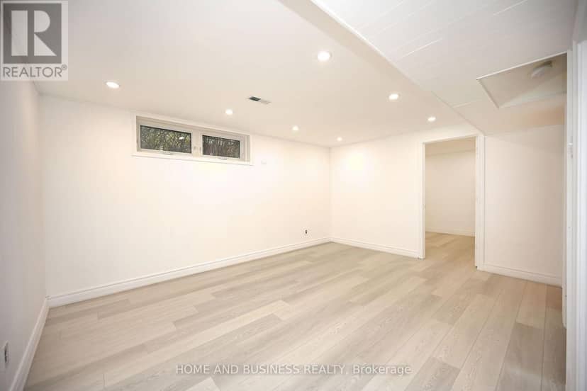3668 The Credit Woodlands Road — photo 36 of 40