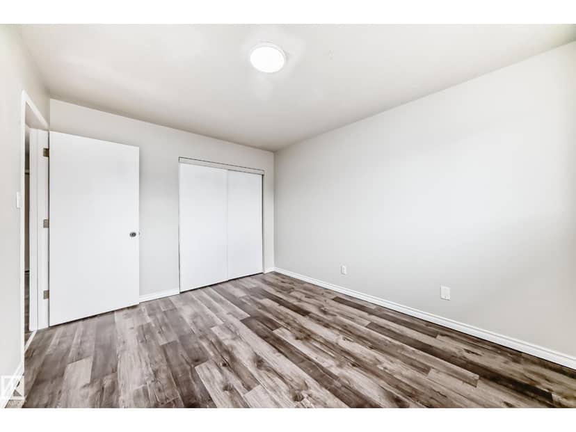 8615 42A AV NW — photo 18 of 39