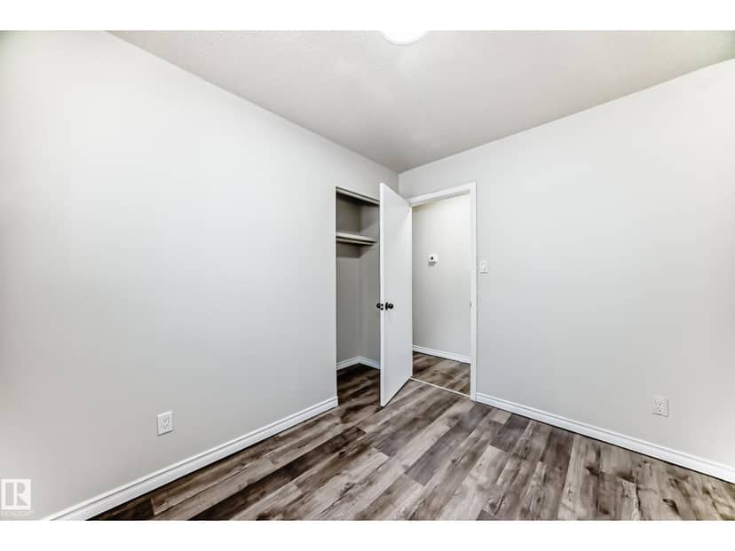 8615 42A AV NW — photo 20 of 39
