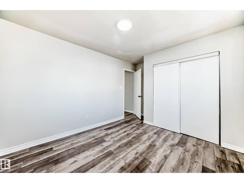 8615 42A AV NW — photo 22 of 39