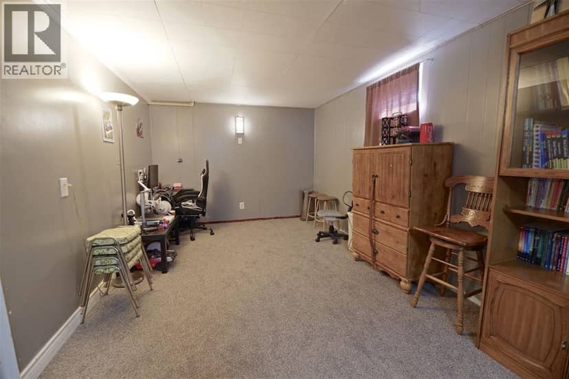 5203 42 Avenue — photo 27 of 40