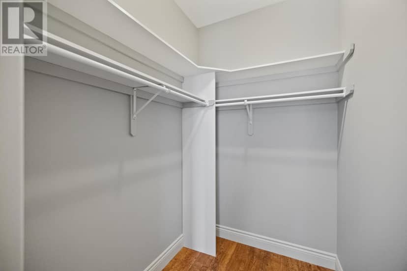 302 111 Richmond Street — photo 25 of 36