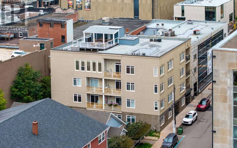 302 111 Richmond Street — photo 5 of 36