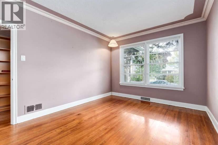 827 17 Avenue NW — photo 13 of 30