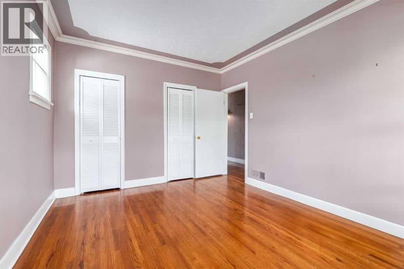 827 17 Avenue NW — photo 14 of 30