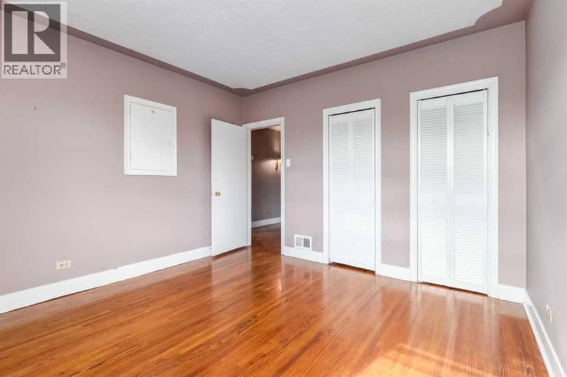 827 17 Avenue NW — photo 17 of 30