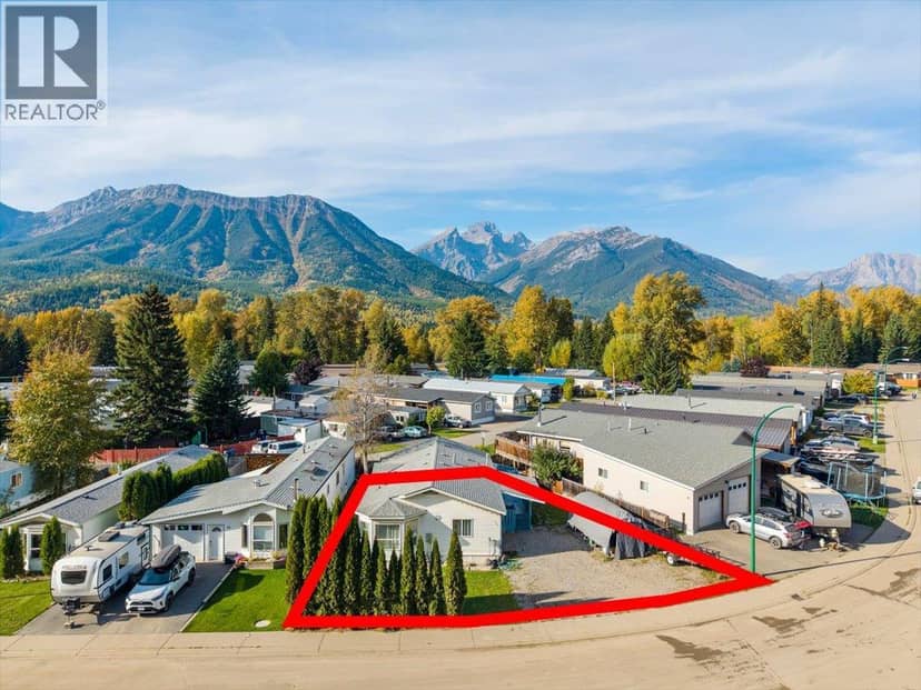 35 Slalom Drive, Fernie, photo 2