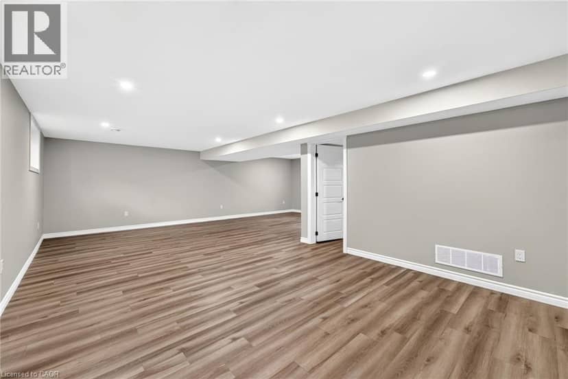 52 QUEEN Street — photo 30 of 40
