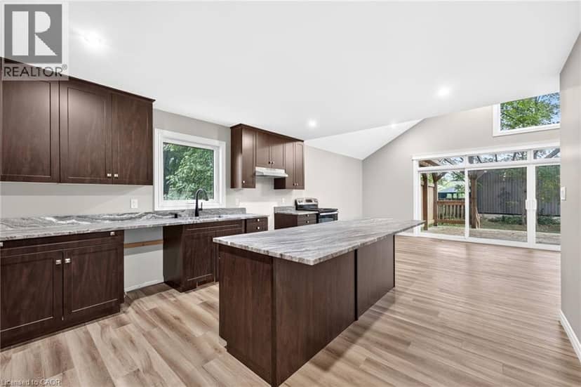 52 QUEEN Street — photo 15 of 40