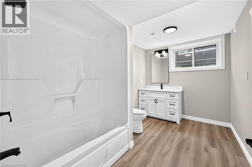 52 QUEEN Street — photo 37 of 40