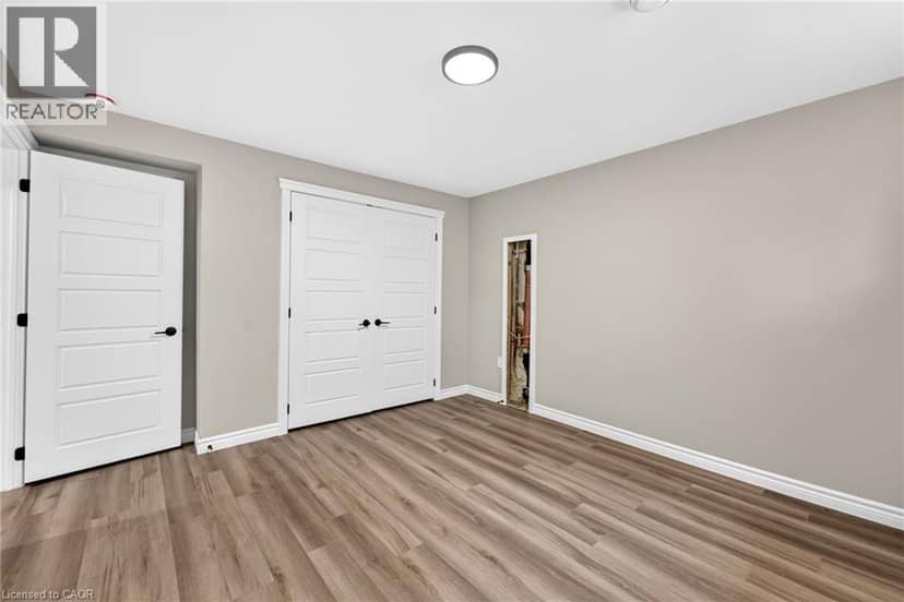 52 QUEEN Street — photo 39 of 40