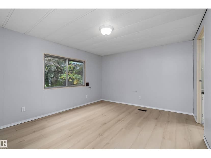 #39 12604 153 AV NW — photo 16 of 40