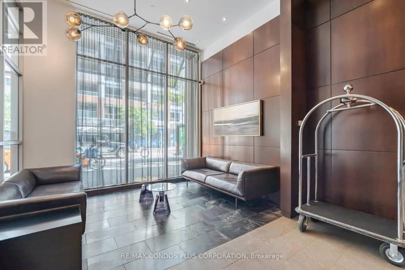 509 - 36 Blue Jays Way — photo 3 of 27