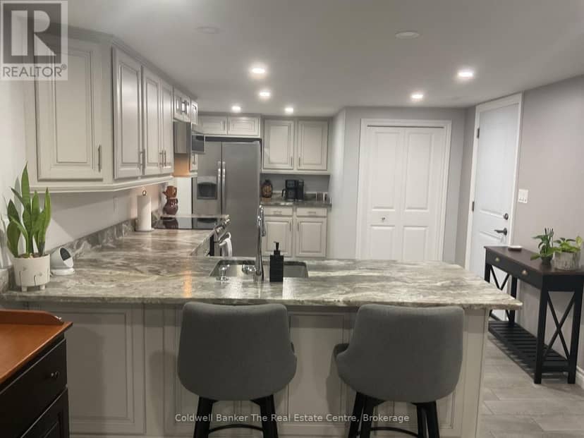 105 Wellington Street — photo 16 of 29