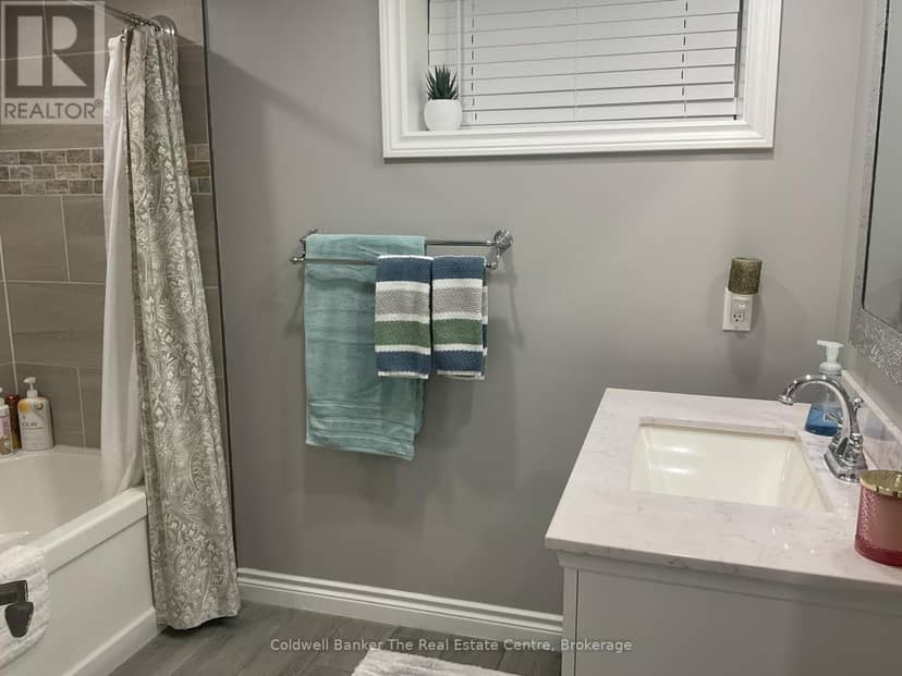 105 Wellington Street — photo 19 of 29
