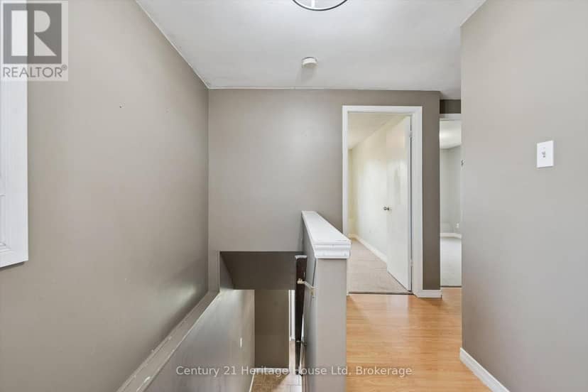 279 Strathallan Street — photo 20 of 37