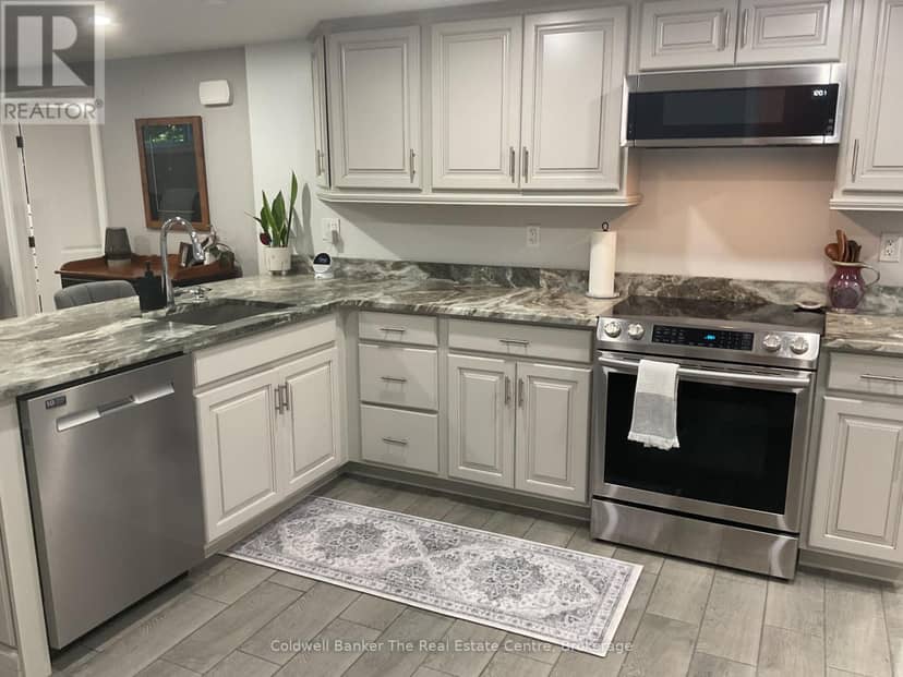 105 Wellington Street — photo 17 of 29