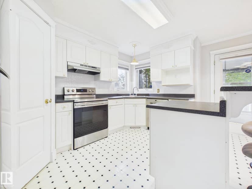 3 Hardcastle Pl — photo 29 of 40