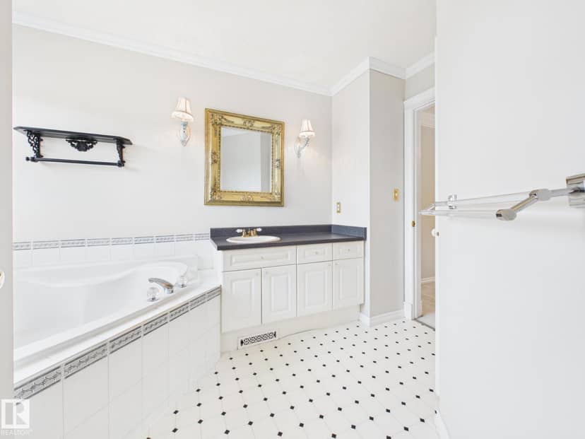 3 Hardcastle Pl — photo 36 of 40