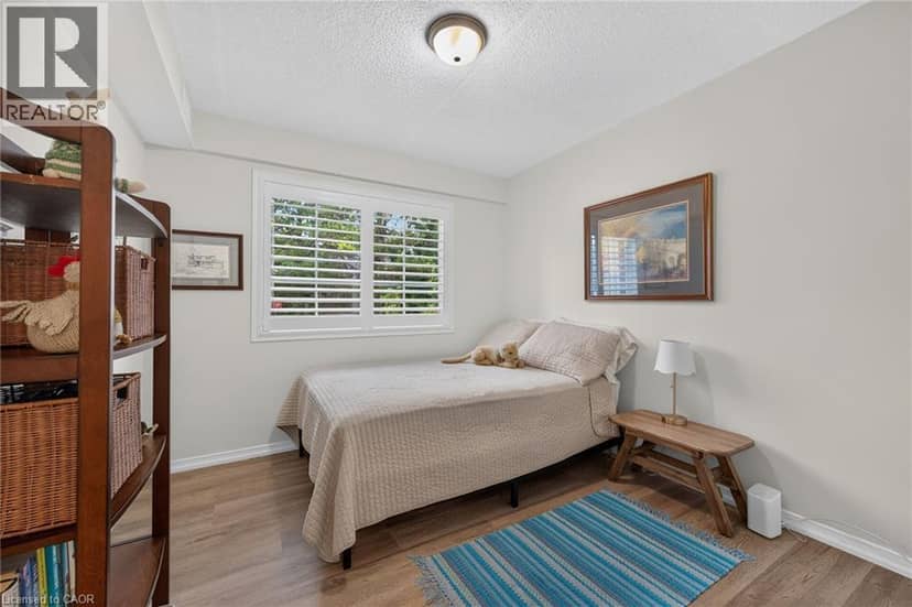 376 SILVERBIRCH Boulevard — photo 25 of 40