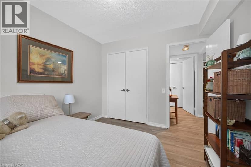 376 SILVERBIRCH Boulevard — photo 26 of 40