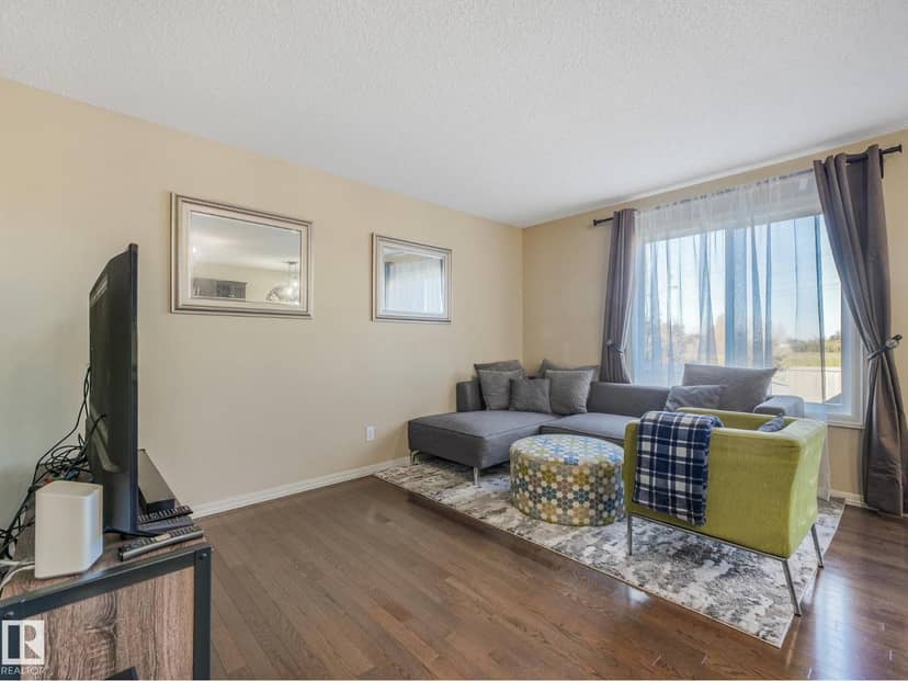 5220 1A AV SW, Edmonton, photo 3