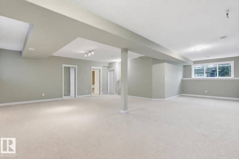 764 Haliburton Cr NW — photo 31 of 40