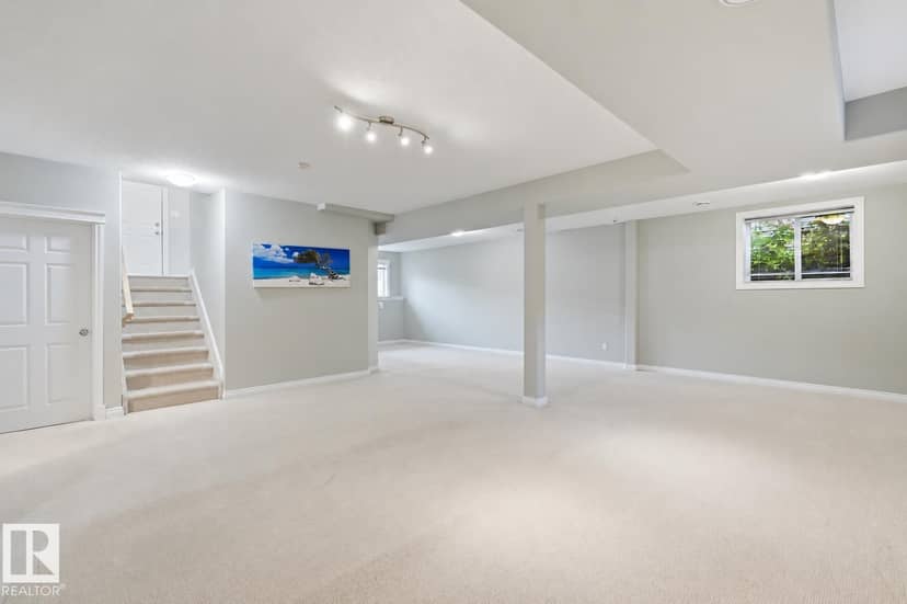 764 Haliburton Cr NW — photo 29 of 40
