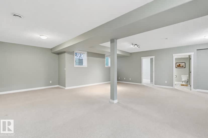 764 Haliburton Cr NW — photo 32 of 40