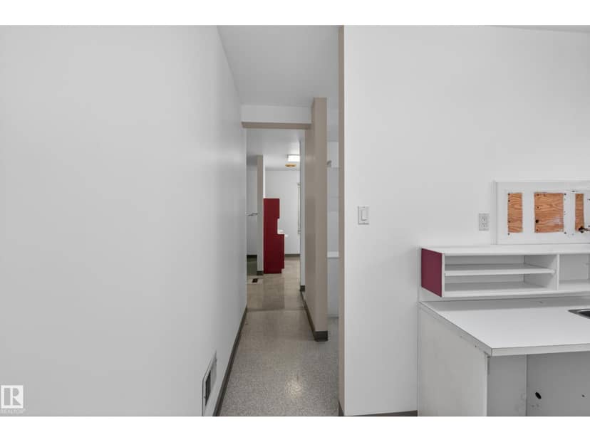 11010 106 ST NW — photo 15 of 40