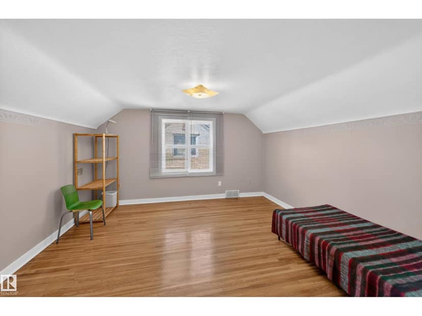 11010 106 ST NW — photo 31 of 40