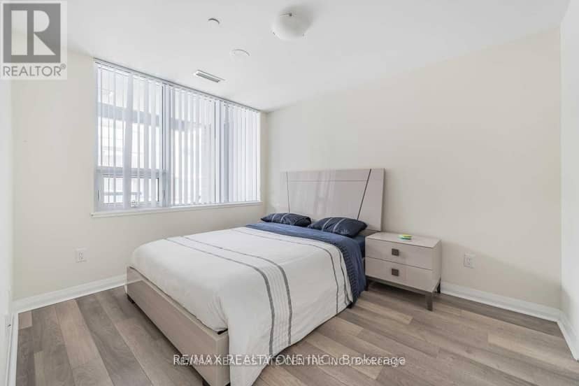 112 - 5025 Four Springs Avenue — photo 11 of 15