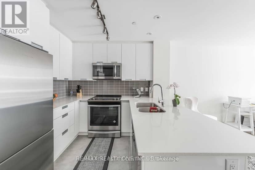112 - 5025 Four Springs Avenue — photo 3 of 15