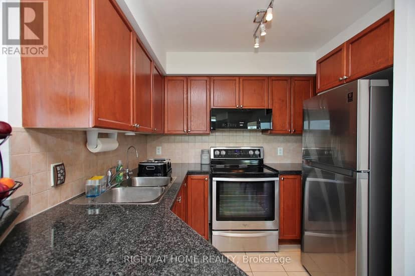 505 - 3830 Bathurst Street — photo 10 of 33