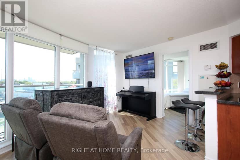 505 - 3830 Bathurst Street — photo 11 of 33