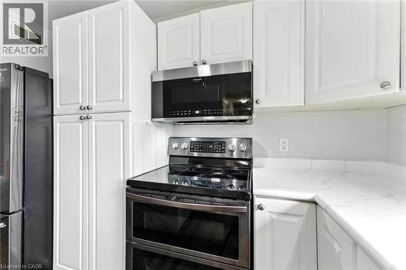 53 HAWTREY Road — photo 11 of 36