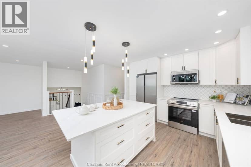 5385 Carriage ROAD — photo 7 of 40