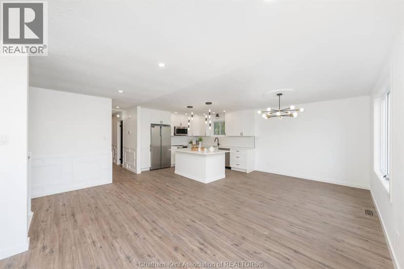 5385 Carriage ROAD — photo 12 of 40