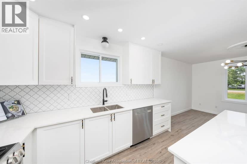 5385 Carriage ROAD — photo 10 of 40
